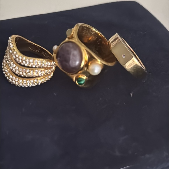 Three lovely rings - Picture 3 of 3